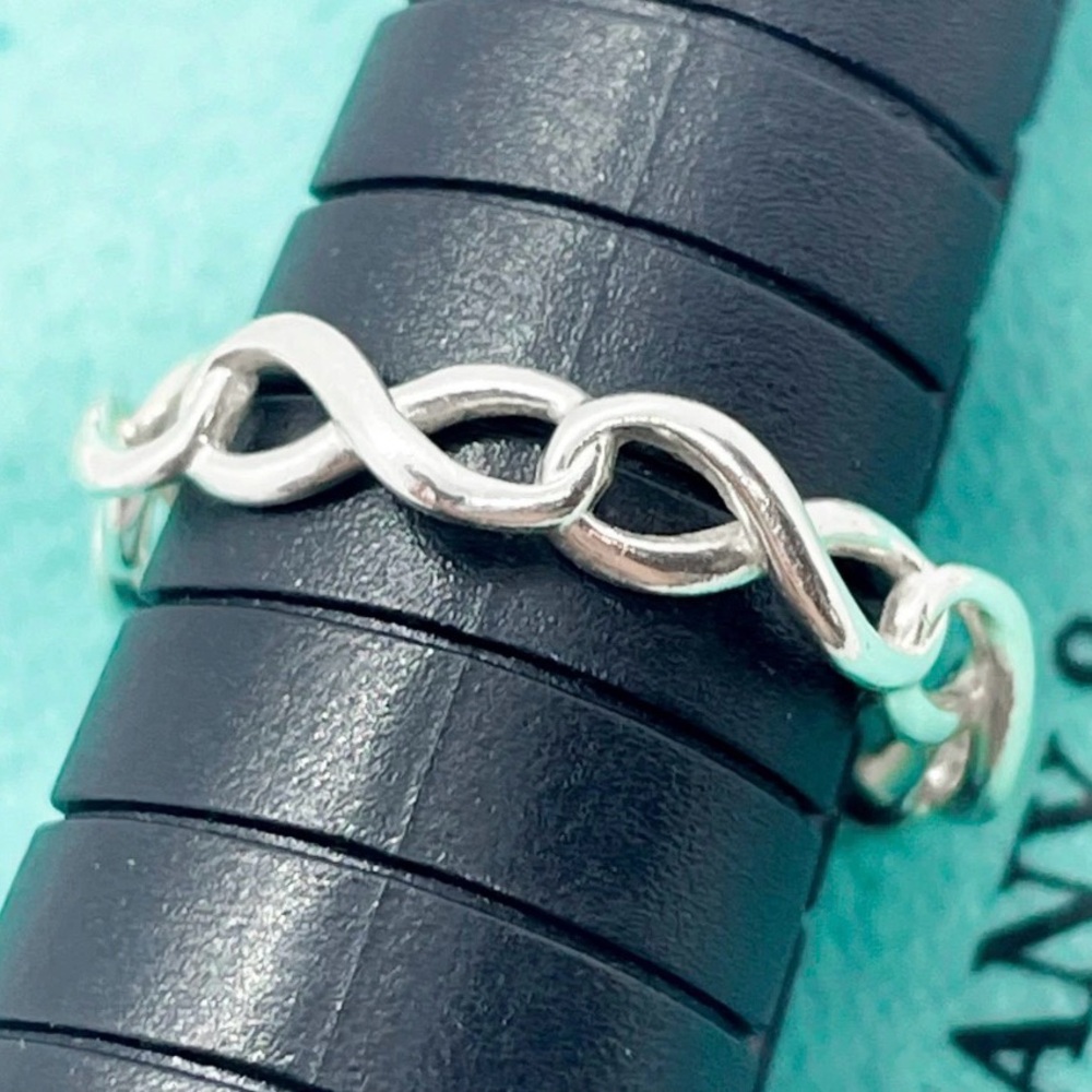Authentic Tiffany & Co Infinity Ring Size 7.5 - Picture 2 of 4